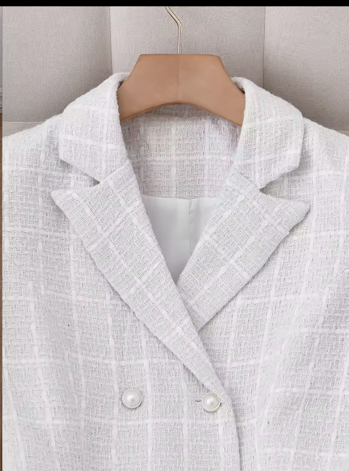 Fashionable elegant urban regular fit lapel collar long sleeves