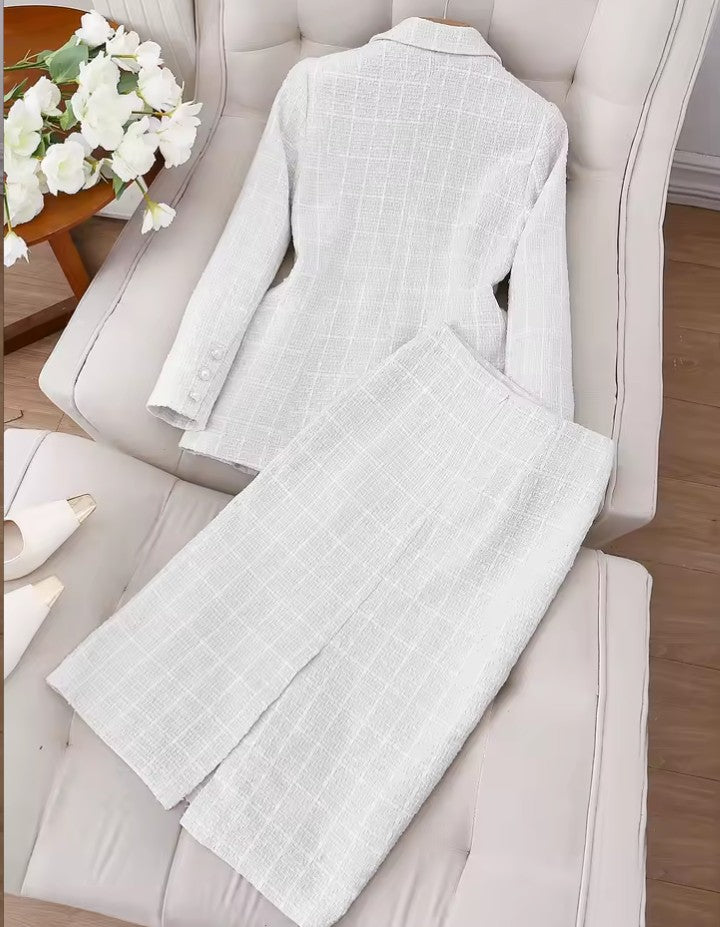 Fashionable elegant urban regular fit lapel collar long sleeves